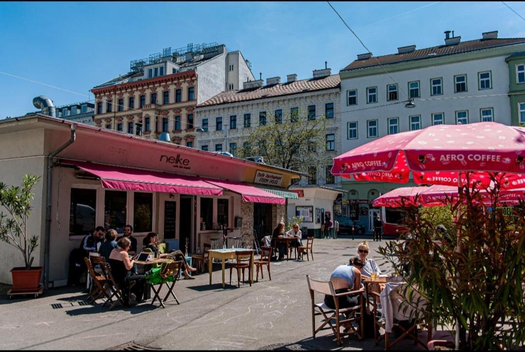 Apartment With Balcony Near Augarten Vienna Exterior photo